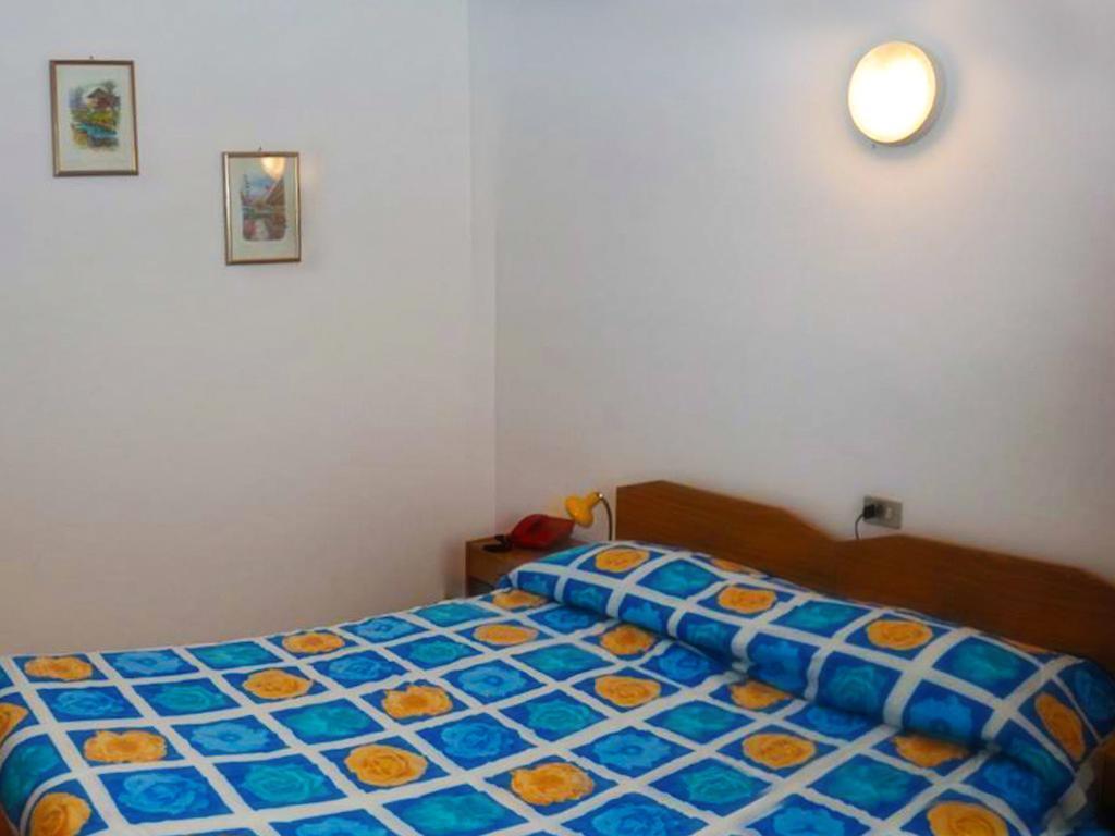 Hotel Ristorante Sassi Rossi Taceno Room photo