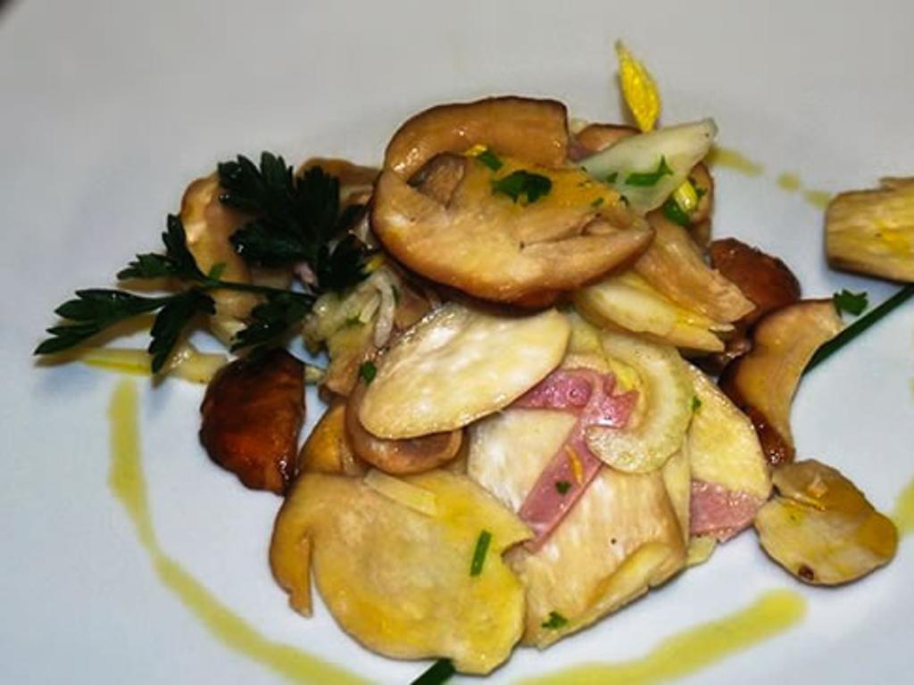 Hotel Ristorante Sassi Rossi Taceno Exterior photo