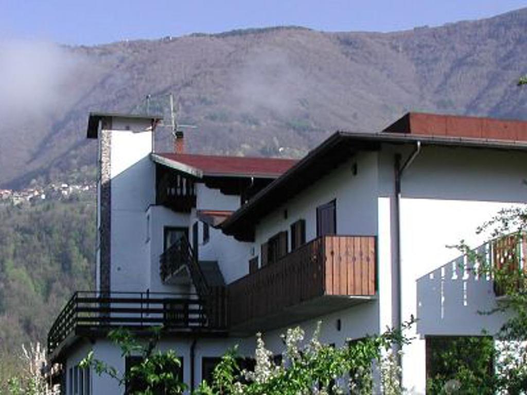 Hotel Ristorante Sassi Rossi Taceno Exterior photo